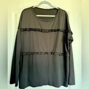 Women’s Black ruffle long sleeve top